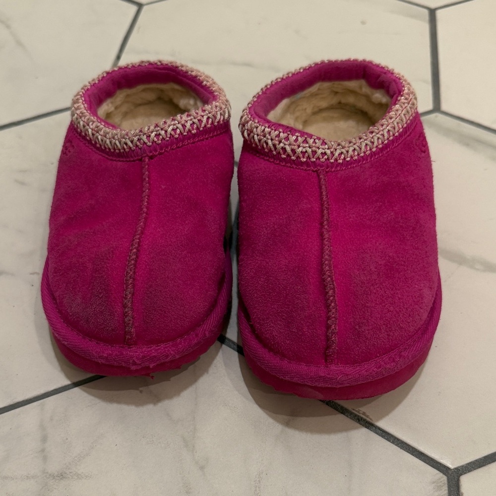 Pink Ugg Taz Slippers